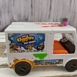 Ugglys pet shop truck car moose